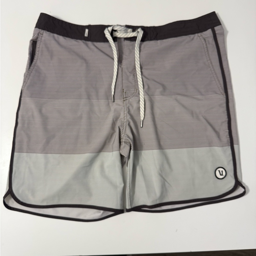 Vuori Men's Board Shorts Size 34